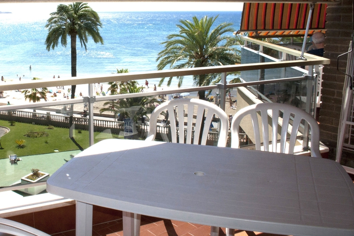 Imagen de la habitación del Viviendas Turísticas Vacacionales Sol de España. Foto 2