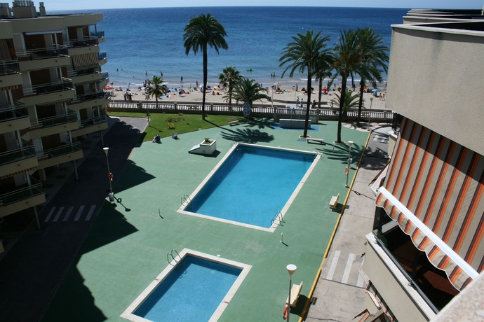 Imagen de la piscina del Viviendas Turísticas Vacacionales Sol de España. Foto 16
