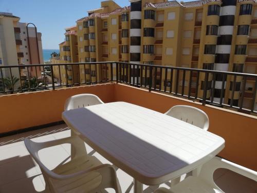 Imagen general del Viviendas Turísticas Vacacionales Tamaris Playa Solo Familias Serviplaya. Foto 5