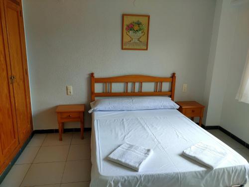 Imagen de la habitación del Viviendas Turísticas Vacacionales Tamaris Playa Solo Familias Serviplaya. Foto 15