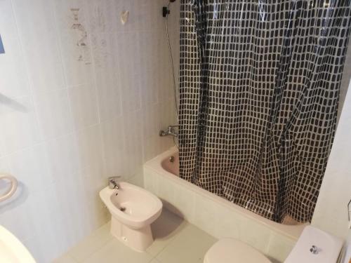 Imagen de la habitación del Viviendas Turísticas Vacacionales Tamaris Playa Solo Familias Serviplaya. Foto 19