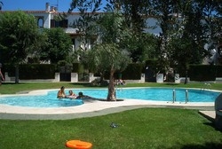 Imagen de la piscina del Viviendas Turísticas Vacacionales Villa Jardin, Cambrils. Foto 9