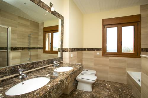 Imagen de la habitación del Viviendas Turísticas Vacacionales Villa Las Lomas De Marbella. Foto 2