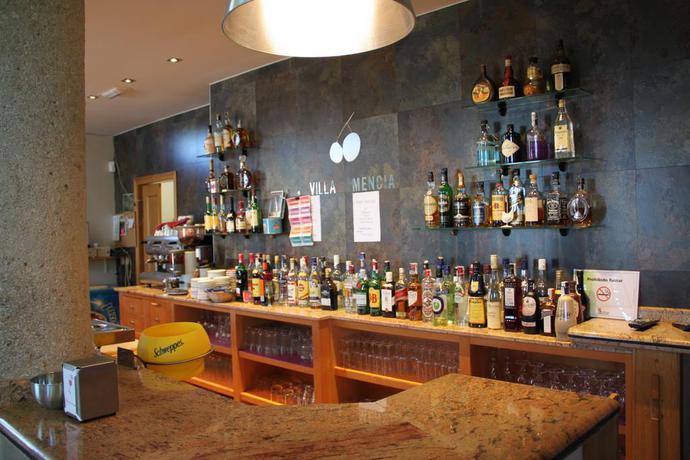 Imagen del bar/restaurante del Viviendas Turísticas Vacacionales Villa Mencia. Foto 2