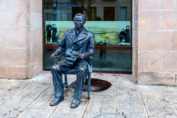 Imagen de Escultura de Antonio Machado