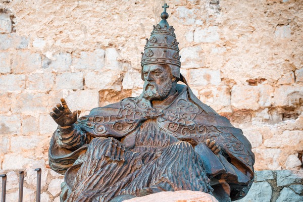 Imagen de Escultura del Papa Luna