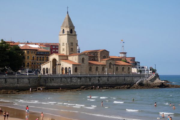 Imagen de Iglesia de San Pedro Apóstol
