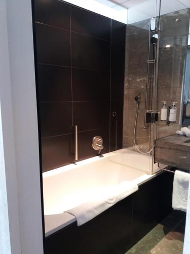 Habitación Individual Confort del hotel Glockenhof Zürich. Foto 4
