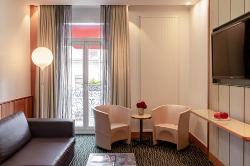 Suite Junior con balcón del hotel St Gotthard. Foto 2