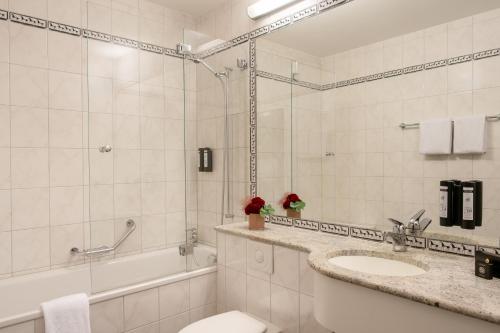 Habitación Doble Deluxe del hotel St Gotthard. Foto 2