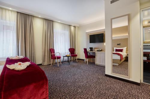 Habitación Doble Deluxe del hotel St Gotthard. Foto 3