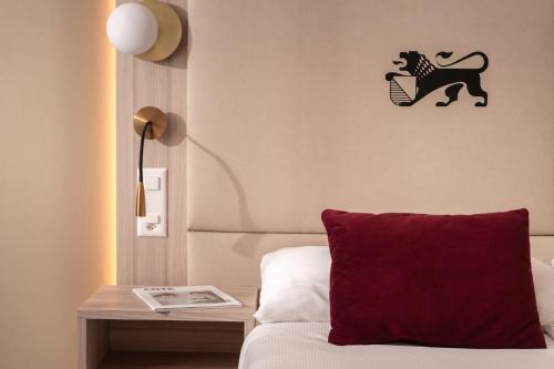 Habitación Individual Deluxe con balcón del hotel St Gotthard. Foto 1