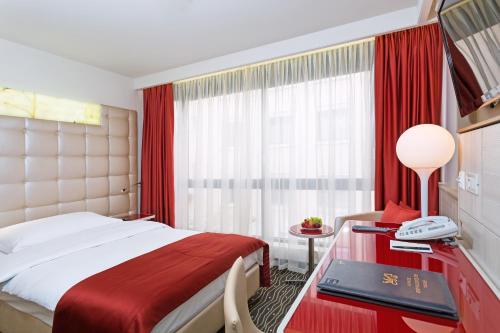 Habitación Estandar del hotel St Gotthard. Foto 3