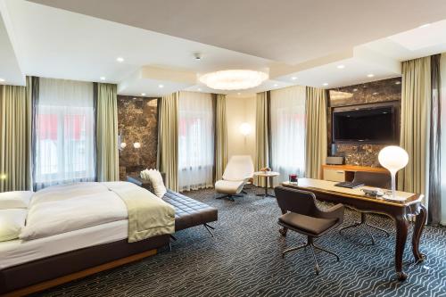 SUITE SENIOR del hotel St Gotthard. Foto 3