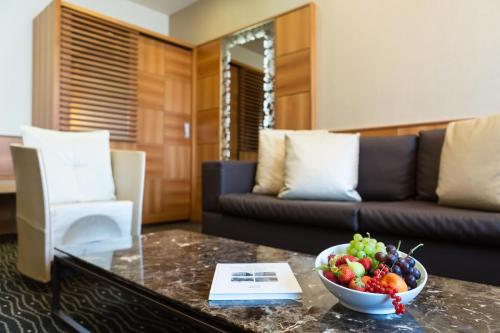Suite Junior con balcón del hotel St Gotthard. Foto 1