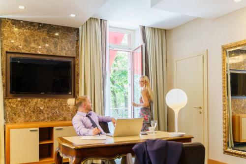 Suite Junior con balcón del hotel St Gotthard. Foto 10