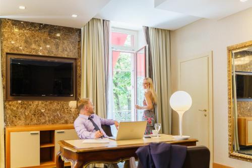 Suite con Balcón del hotel St Gotthard. Foto 7