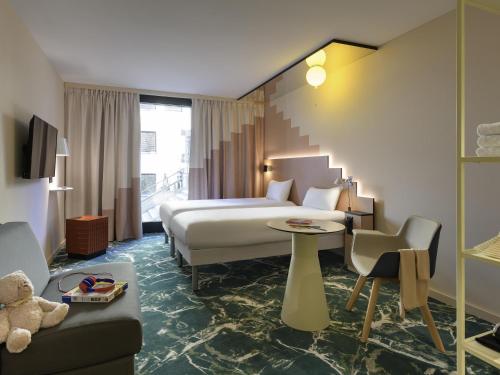 Habitación Estándar - 2 camas individuales y 1 sofá cama del hotel Ibis Styles Zurich City Center. Foto 2