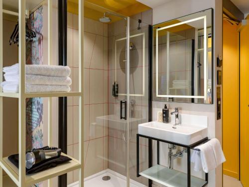 Habitación Doble Estándar - 2 camas del hotel Ibis Styles Zurich City Center. Foto 4
