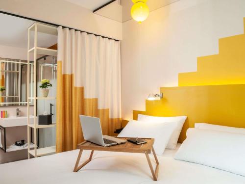 Habitación Doble Estándar del hotel Ibis Styles Zurich City Center. Foto 8