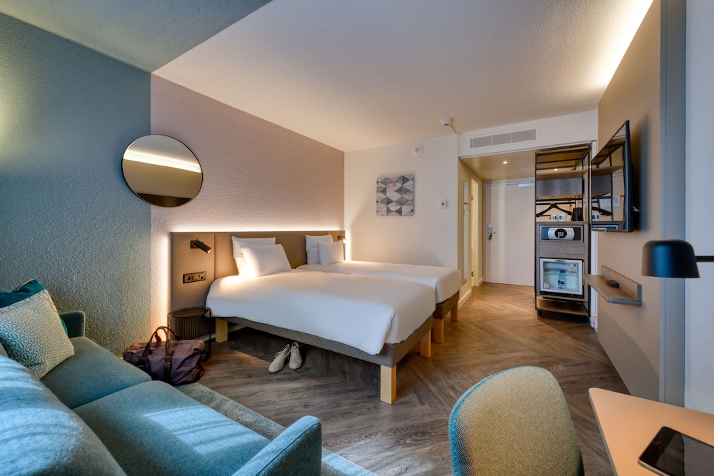 Habitación superior, 2 camas individuales del hotel Novotel Zurich City West. Foto 4