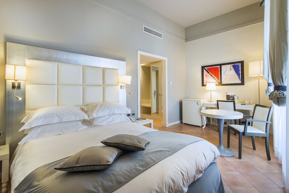 Habitación Deluxe, 1 cama de matrimonio del hotel Palazzo Caracciolo Naples