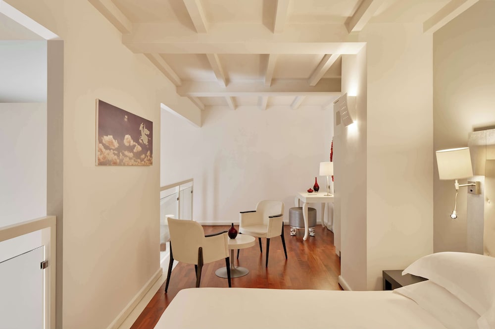 Suite junior, 1 cama de matrimonio del hotel Palazzo Caracciolo Naples. Foto 4