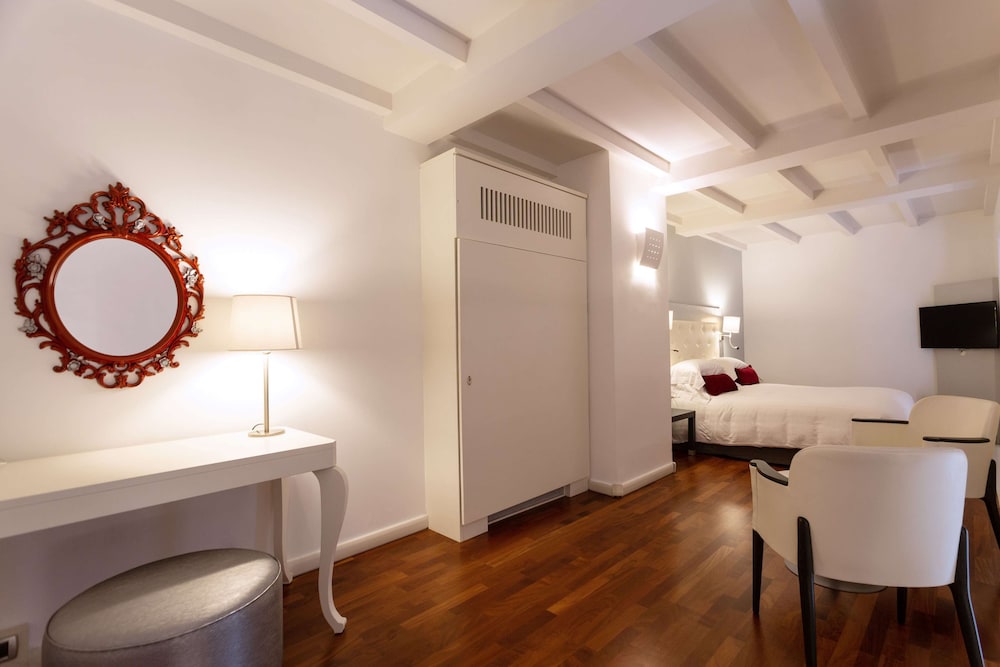 Suite junior, 2 camas individuales (Scaramanzia) del hotel Palazzo Caracciolo Naples