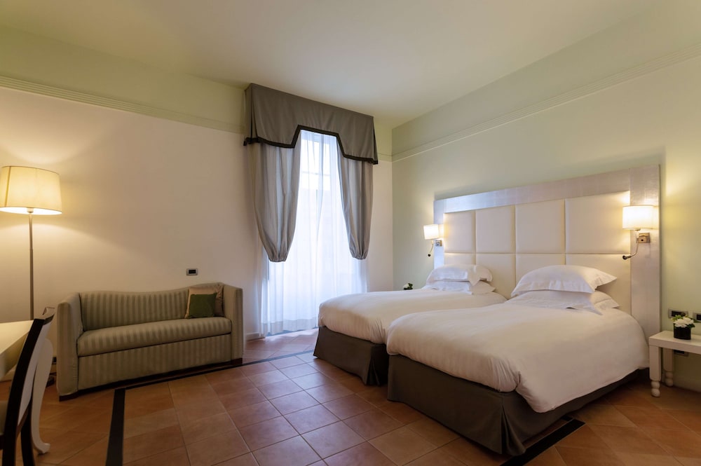 Habitación, 2 camas individuales, terraza del hotel Palazzo Caracciolo Naples