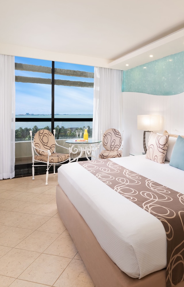 Grand Sunset View del hotel Grand Oasis Cancun All Inclusive. Foto 1