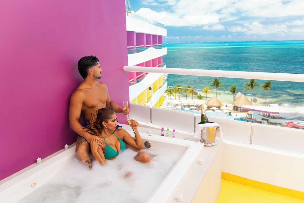 Lush Tower Oceanfront Suite del hotel Temptation Cancun Resort - All Inclusive- Adults Only