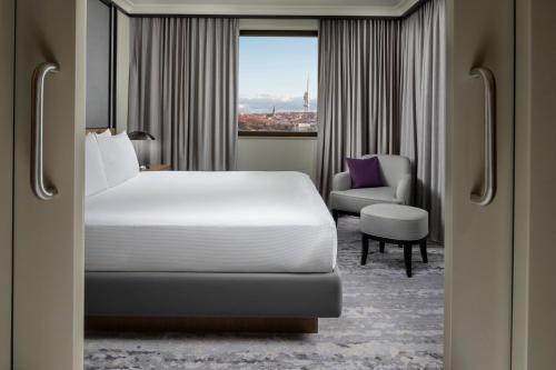 Suite Junior del hotel Hilton Prague Atrium. Foto 6