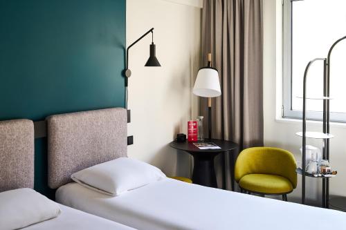 Habitación Superior con 1 cama doble y 1 sofá cama del hotel Ibis Praha Wenceslas Square. Foto 2