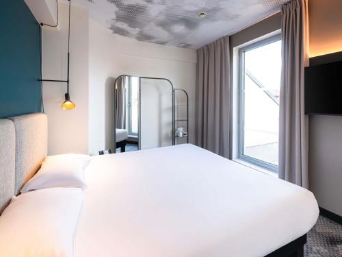 Habitación Doble Executive con balcón del hotel Ibis Praha Wenceslas Square. Foto 6