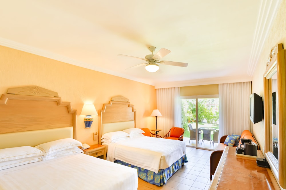 Habitación superior del hotel Barceló Maya Caribe - All Inclusive. Foto 1