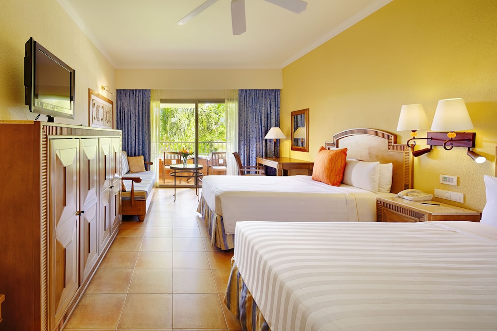 Habitación superior del hotel Barceló Maya Colonial - All Inclusive. Foto 1