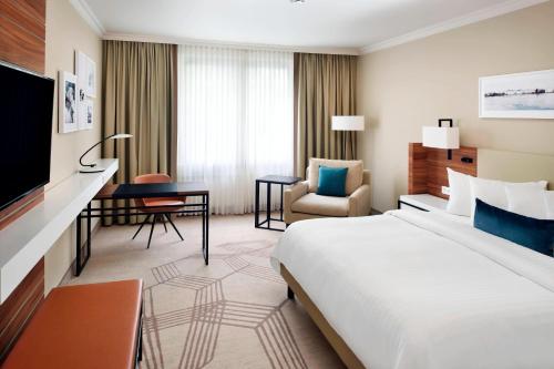Habitación Deluxe - 1 cama extragrande del hotel Prague Marriott