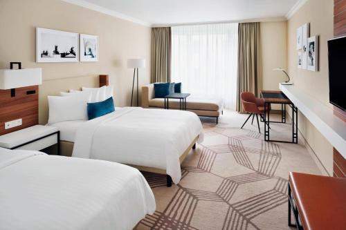 Habitación Deluxe - 2 camas grandes del hotel Prague Marriott. Foto 1