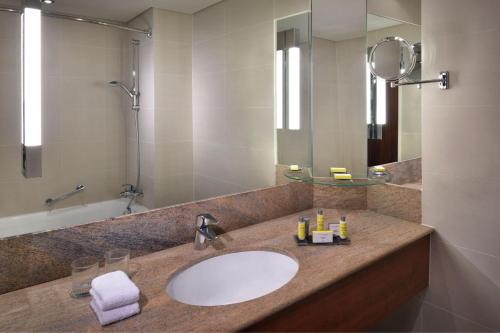Habitación Deluxe - 2 camas grandes del hotel Prague Marriott. Foto 4