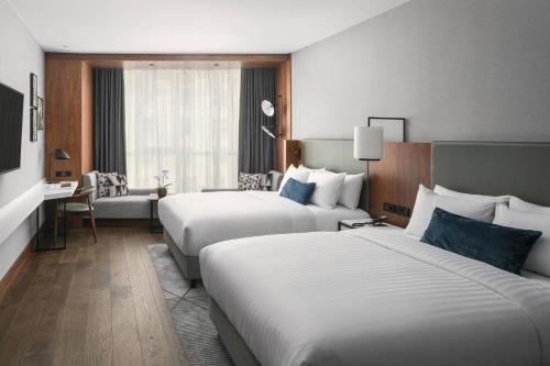 Habitación Club con acceso al club M - 2 camas grandes del hotel Prague Marriott
