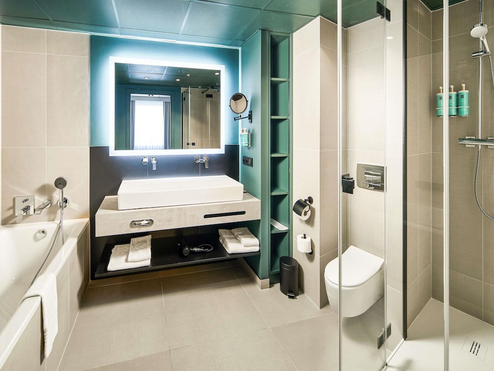 Suite ejecutiva, 1 cama de matrimonio con sofá cama del hotel Novotel Praha Wenceslas Square. Foto 1