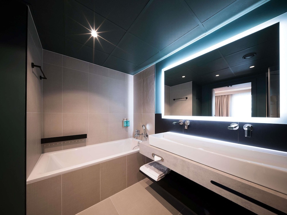 Suite ejecutiva, 1 cama de matrimonio con sofá cama del hotel Novotel Praha Wenceslas Square. Foto 2