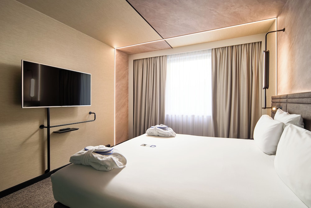 Habitación superior, 1 cama doble con sofá cama del hotel Novotel Praha Wenceslas Square. Foto 2