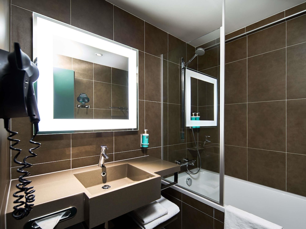 Habitación superior, 1 cama doble con sofá cama del hotel Novotel Praha Wenceslas Square. Foto 6