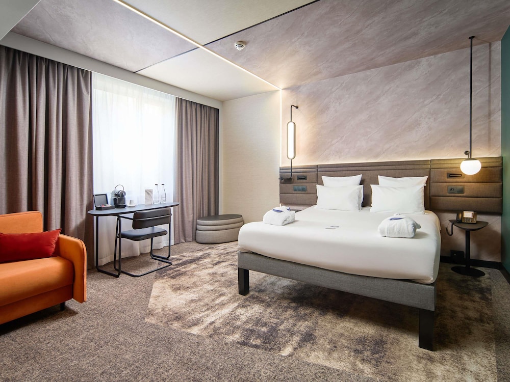 Habitación familiar, 1 cama doble con sofá cama (Executive) del hotel Novotel Praha Wenceslas Square. Foto 4