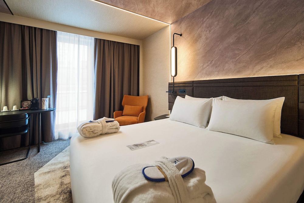 Habitación ejecutiva, 1 cama doble, balcón del hotel Novotel Praha Wenceslas Square. Foto 3
