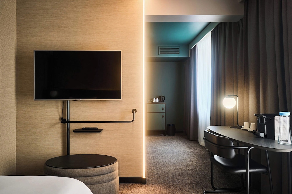 Habitación ejecutiva, 1 cama doble, balcón del hotel Novotel Praha Wenceslas Square. Foto 4