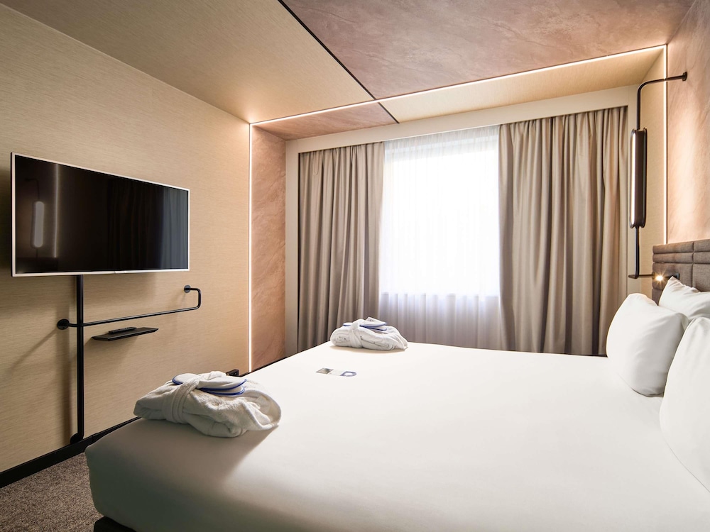Suite ejecutiva, 1 cama de matrimonio con sofá cama del hotel Novotel Praha Wenceslas Square. Foto 8