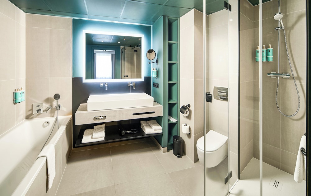 Suite ejecutiva, 1 cama de matrimonio con sofá cama del hotel Novotel Praha Wenceslas Square. Foto 10