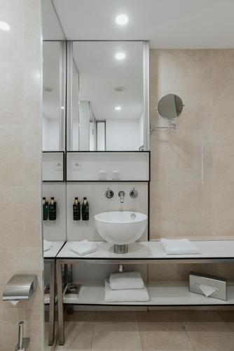 Habitación Triple Executive del hotel OREA Andels Praha. Foto 3